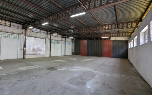 Hala 900 m2